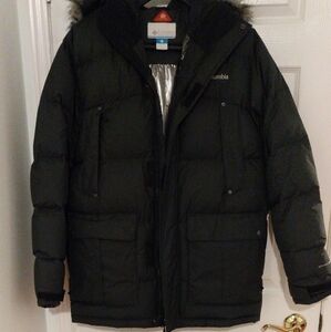 Columbia Down Jacket with detachable faux Fur Hood